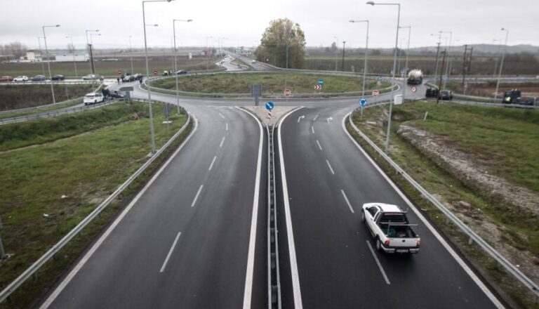 Κρίση πετρελαίου: Τι σημαίνει για την τσέπη σας η αναταραχή στο Ορμούζ