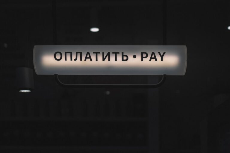 Πάσχα και εμπόριο: Γιατί οι μικρές επιχειρήσεις παίζουν τα πάντα τώρα