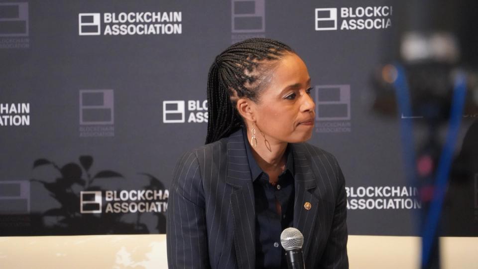 Καθυστερεί το νομοσχέδιο για κρυπτονομίσματα – στο επίκεντρο τα stablecoins