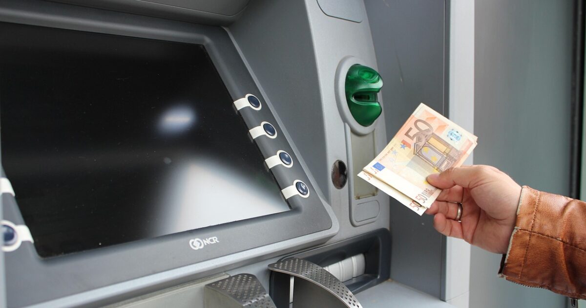 Ποιοι πληρώνονται από e-ΕΦΚΑ και ΔΥΠΑ την εβδομάδα 6-9 Απριλίου