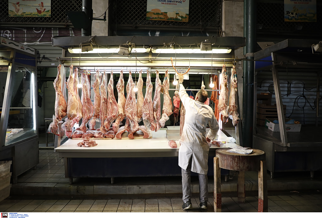 Πασχαλινή αγορά: τι αγοράζουν οι Έλληνες και πόσο ξοδεύουν